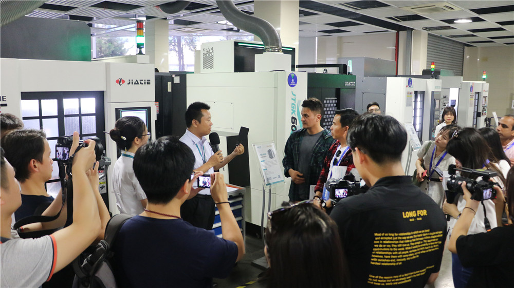 雕铣机广东佳铁